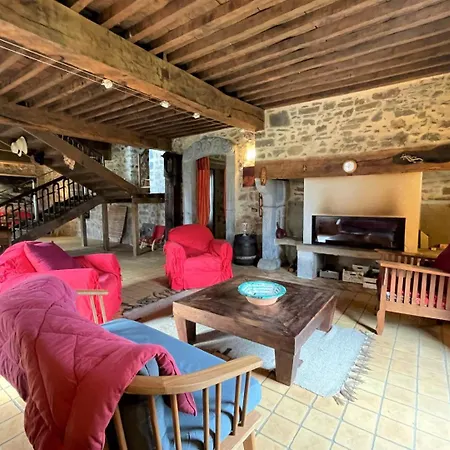 Maison Poumarou * Sainte-Colome