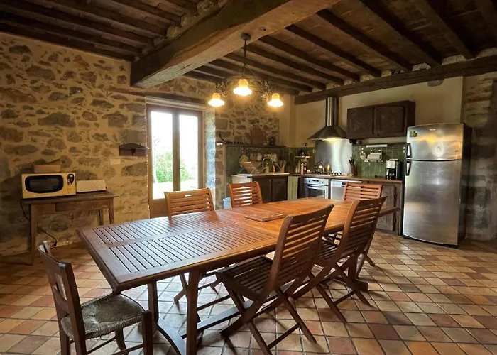 Maison Poumarou Сasa de vacaciones Sainte-Colome