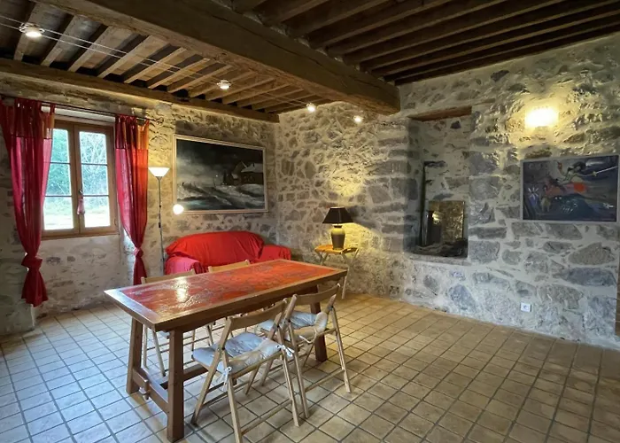 Maison Poumarou Сasa de vacaciones Sainte-Colome
